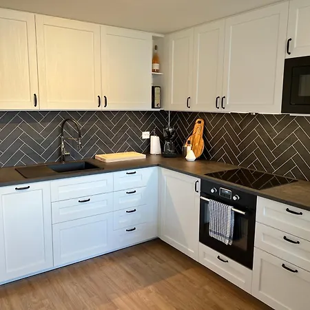 Apartment Basstuvaga Ferieleilighet, Sogne I